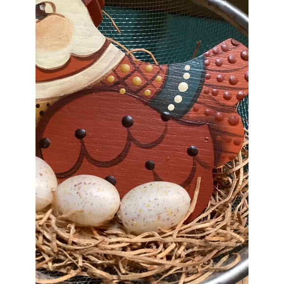 Handcrafted Vintage Strainer Wooden Hand Painted Hen On Nest Wall Decor Hanging - Picture 10 of 11